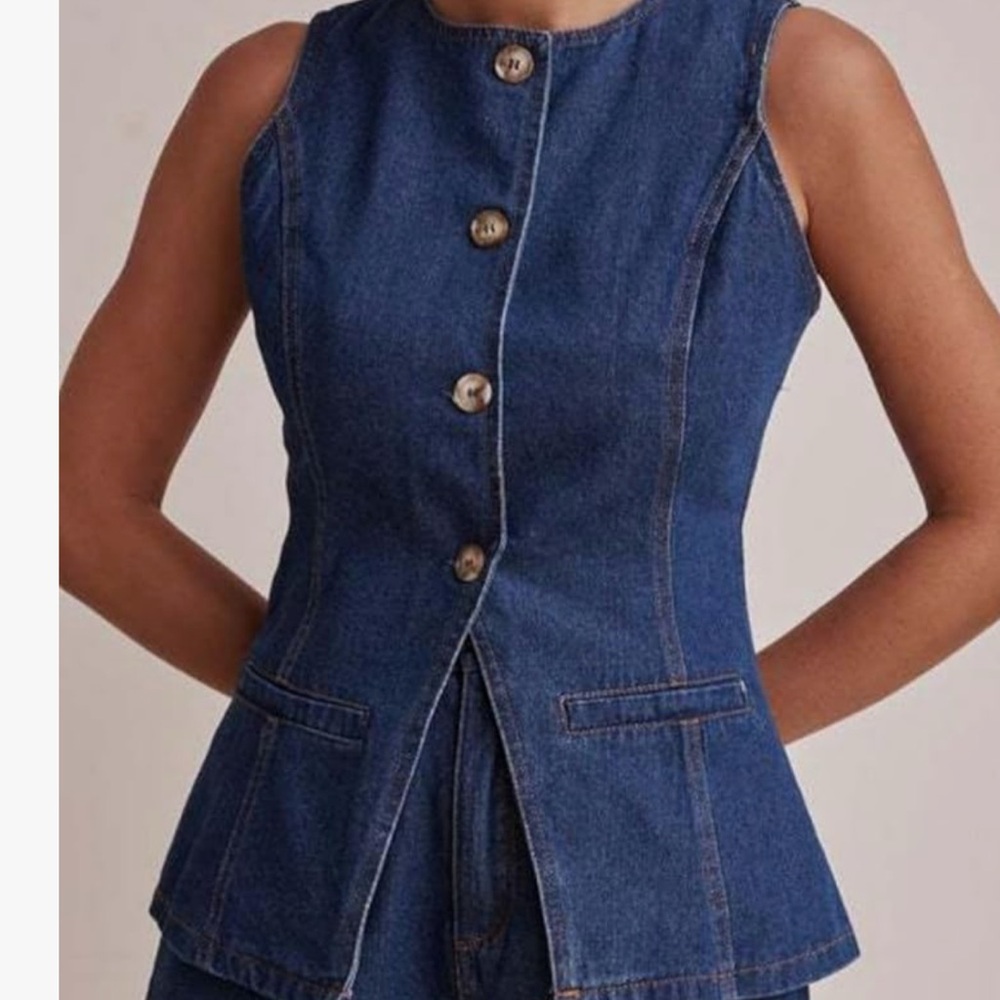 Source Unknown Blue Denim Sleeveless Vest Top never worn size M